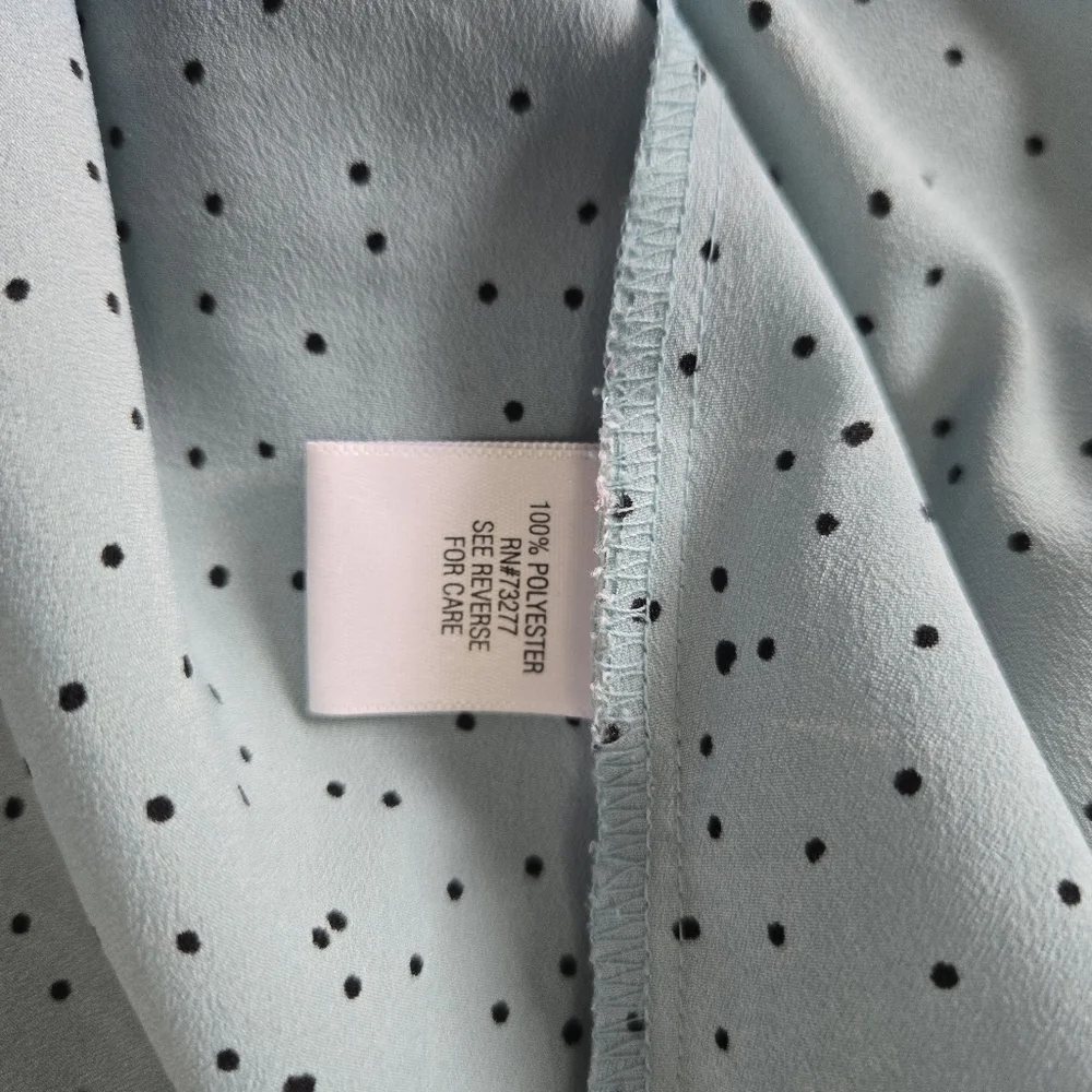 Croft & Barrow Women's Medium Blue Polka-Dotted Blouse